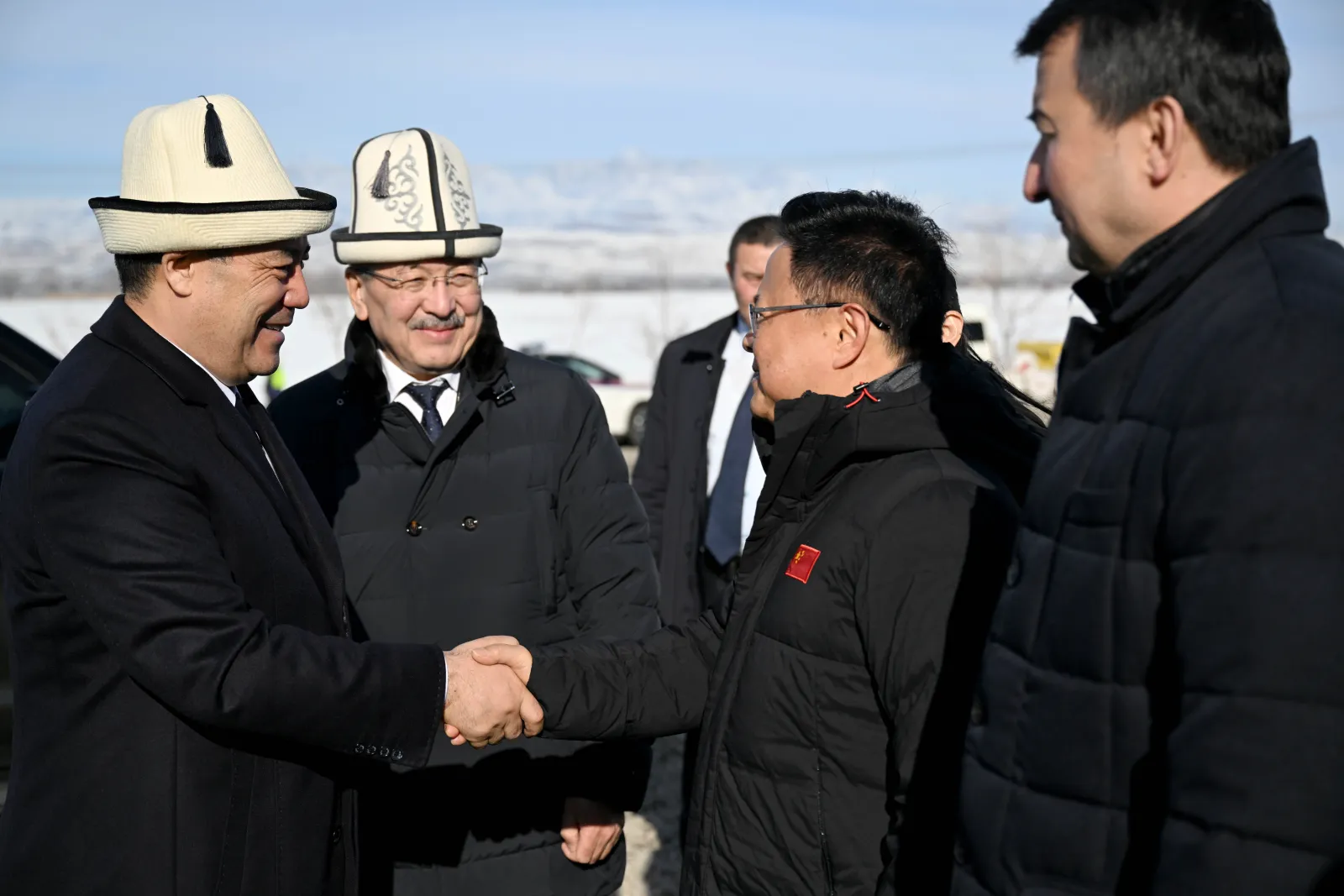 Президент Садыр Жапаров «Кытай-Кыргызстан-Өзбекстан» темир жолунун курулушунун башталышына старт берди